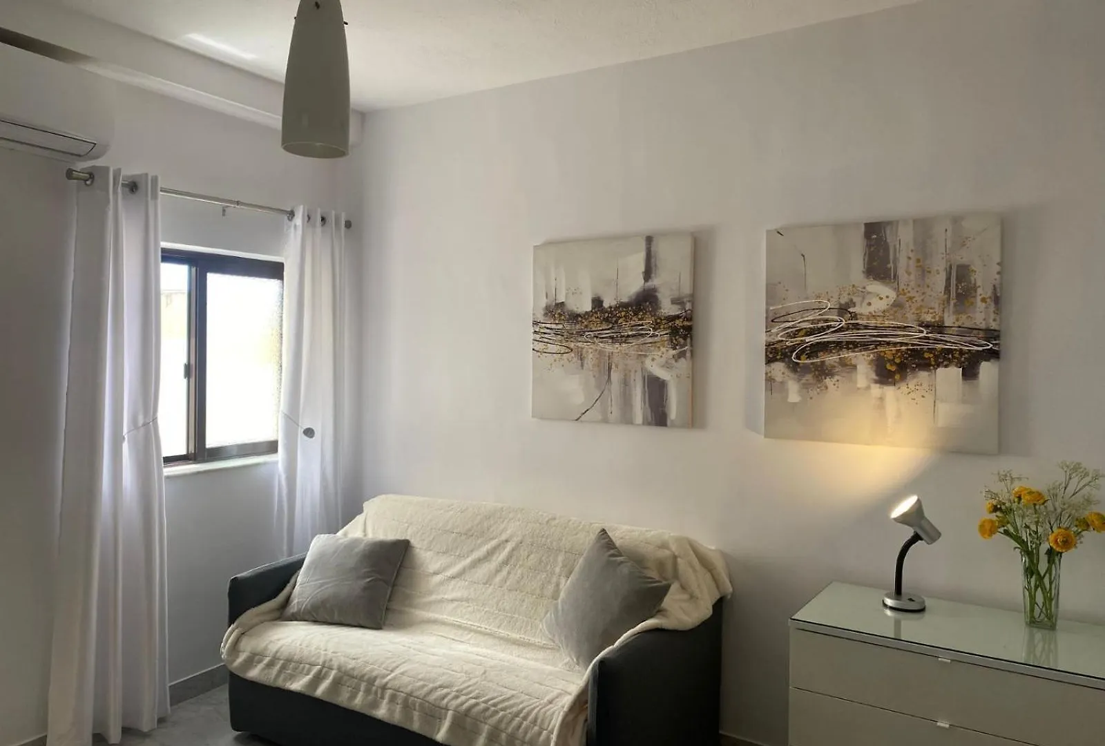 Xl Spacious Apartment, 4-Br Home In Central Area, Walk To Sliema - St Julian'S Gzira 0*,  Malta