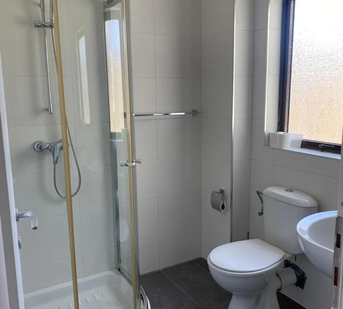 Apartment Xl Spacious Apartment, 4-Br Home In Central Area, Walk To Sliema - St Julian'S Gzira
