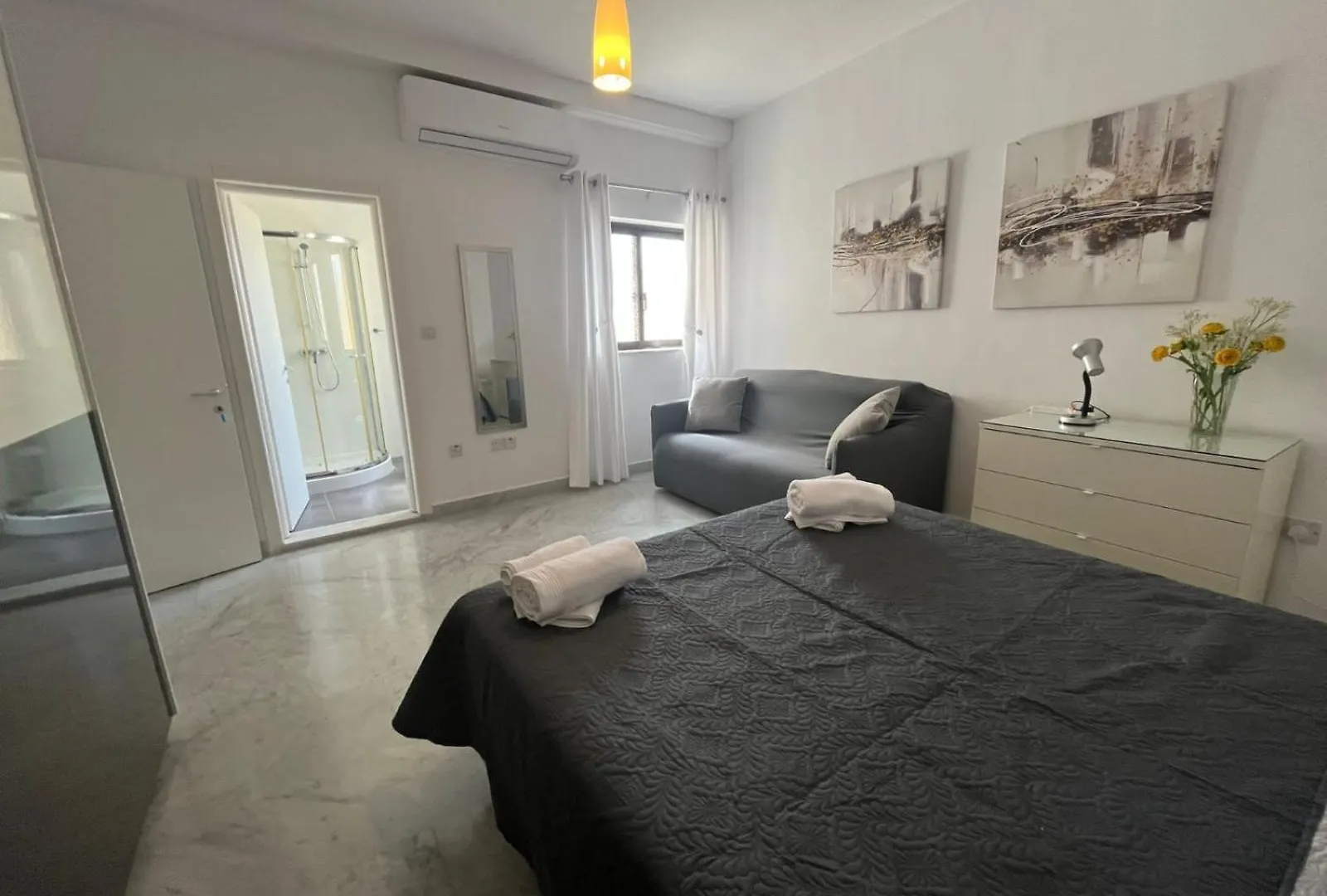 Xl Spacious Apartment, 4-Br Home In Central Area, Walk To Sliema - St Julian'S Gzira Lägenhet